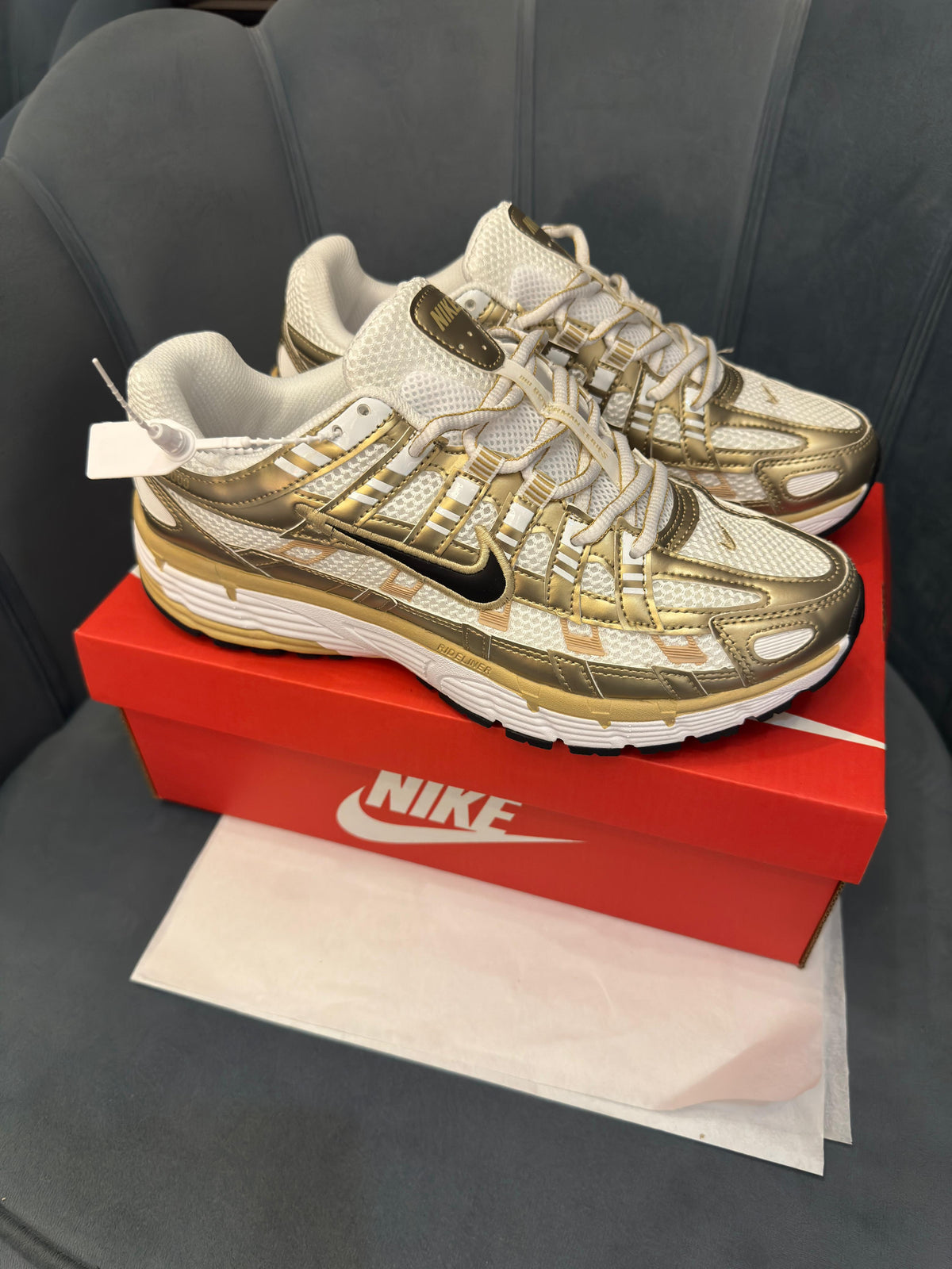 NIKE P-6000 TRAINER GOLDEN