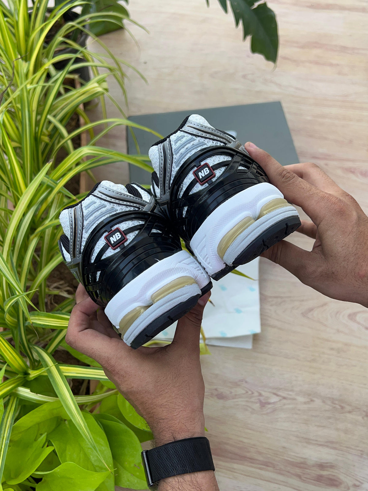 NEW BALANCE 1906R METALLIC SILVER GOLD