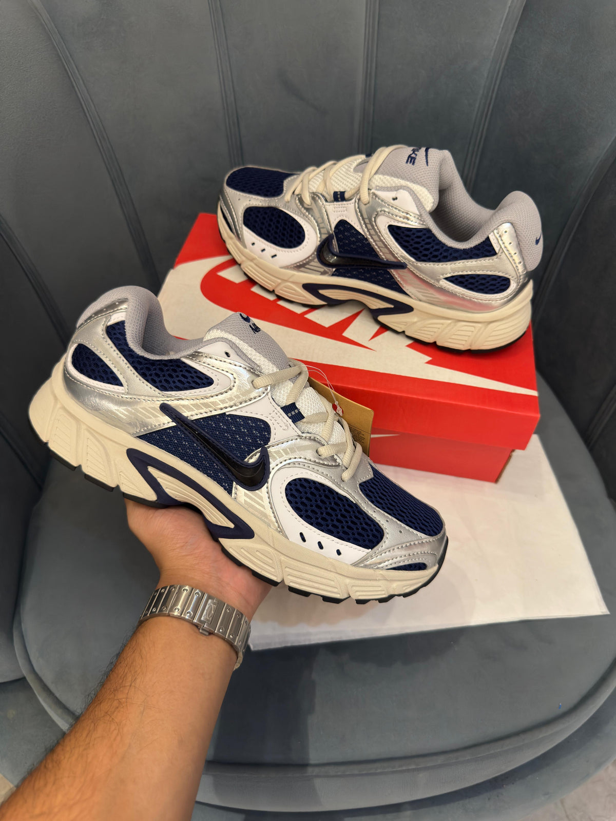 NIKE VOMERO 5 RUNNER BLUE