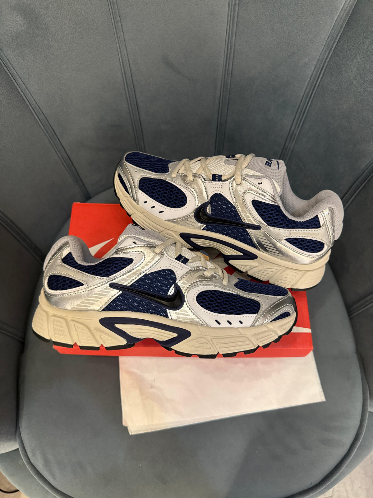NIKE VOMERO 5 RUNNER BLUE