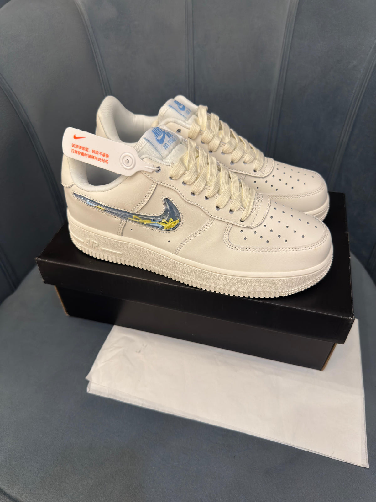 NIKE AIRFORCE ONE IREDESCENT PIXEL JELLY