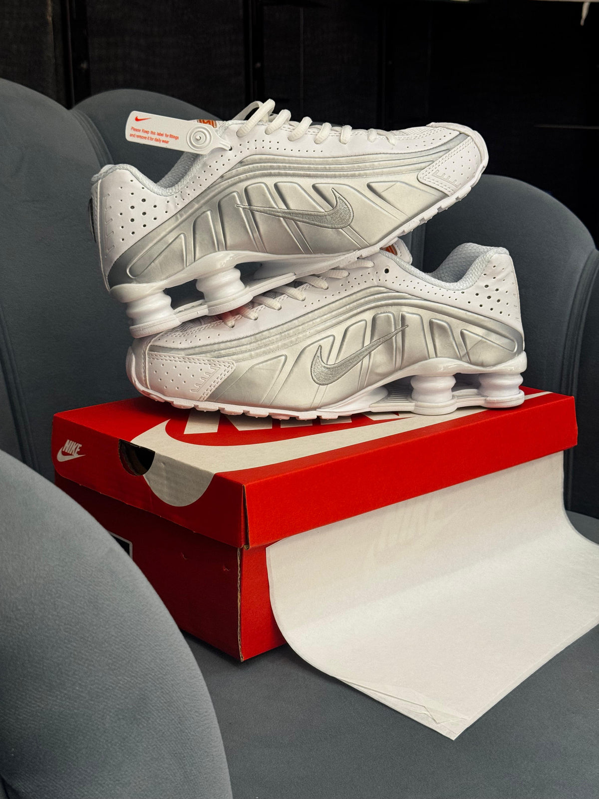 NIKE SHOX SILVER WHITE SILVER
