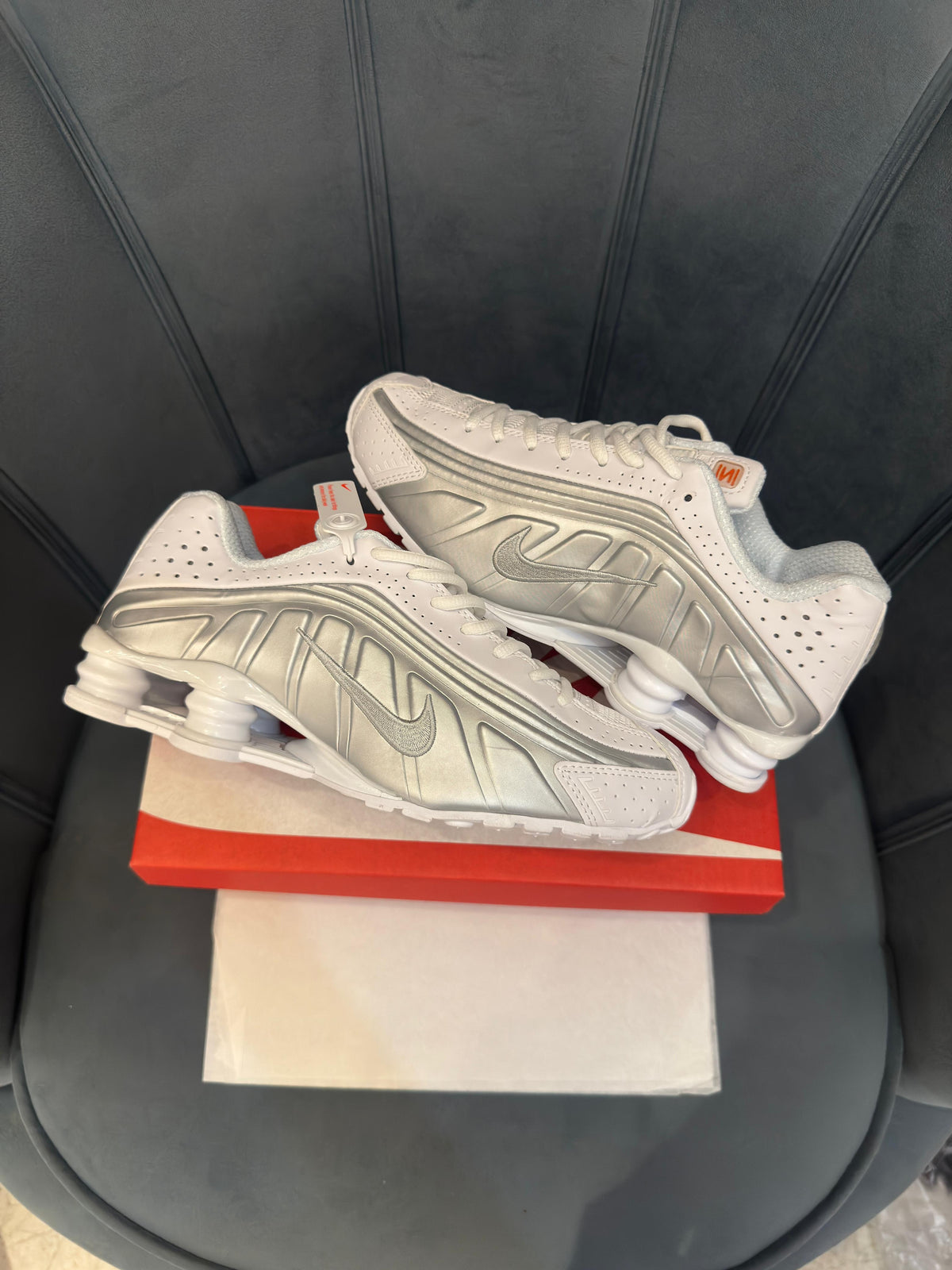 NIKE SHOX SILVER WHITE SILVER