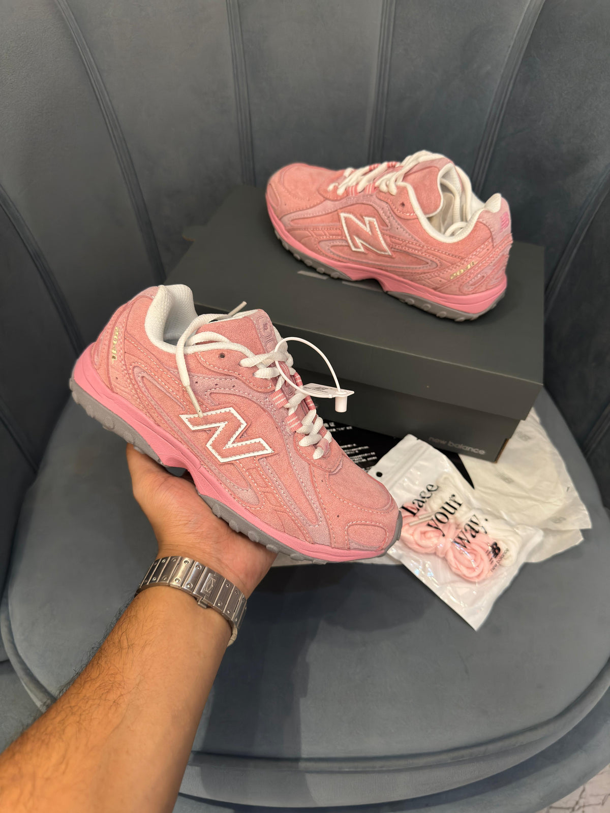 NEW BALANCE 204L BLACK PASTEL PINK