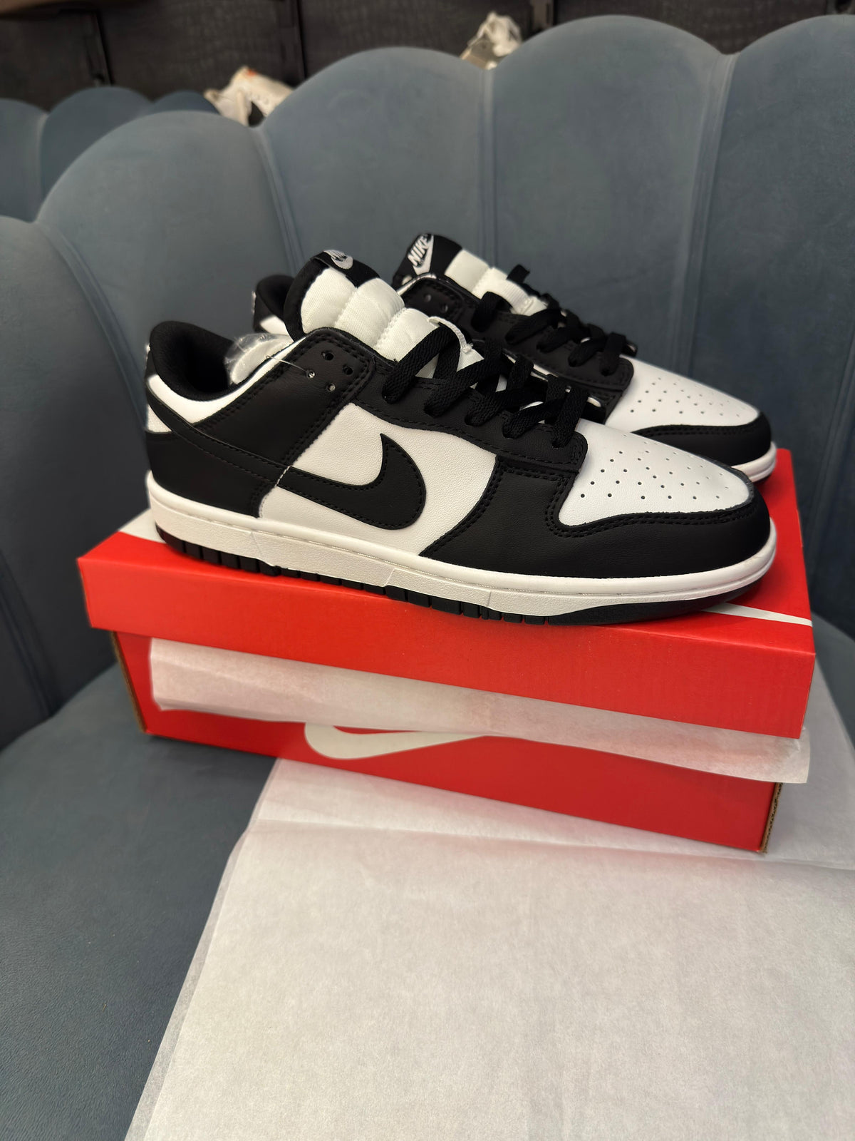 NIKE SB DUNK LOW PANDA