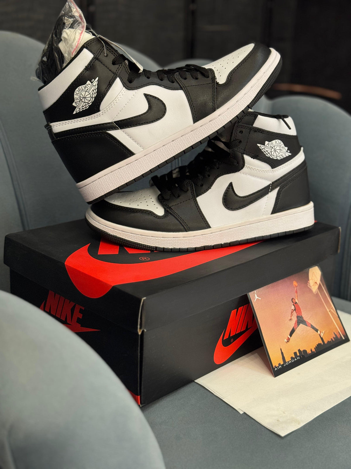 AIR JORDANS RETRO 1 PANDA