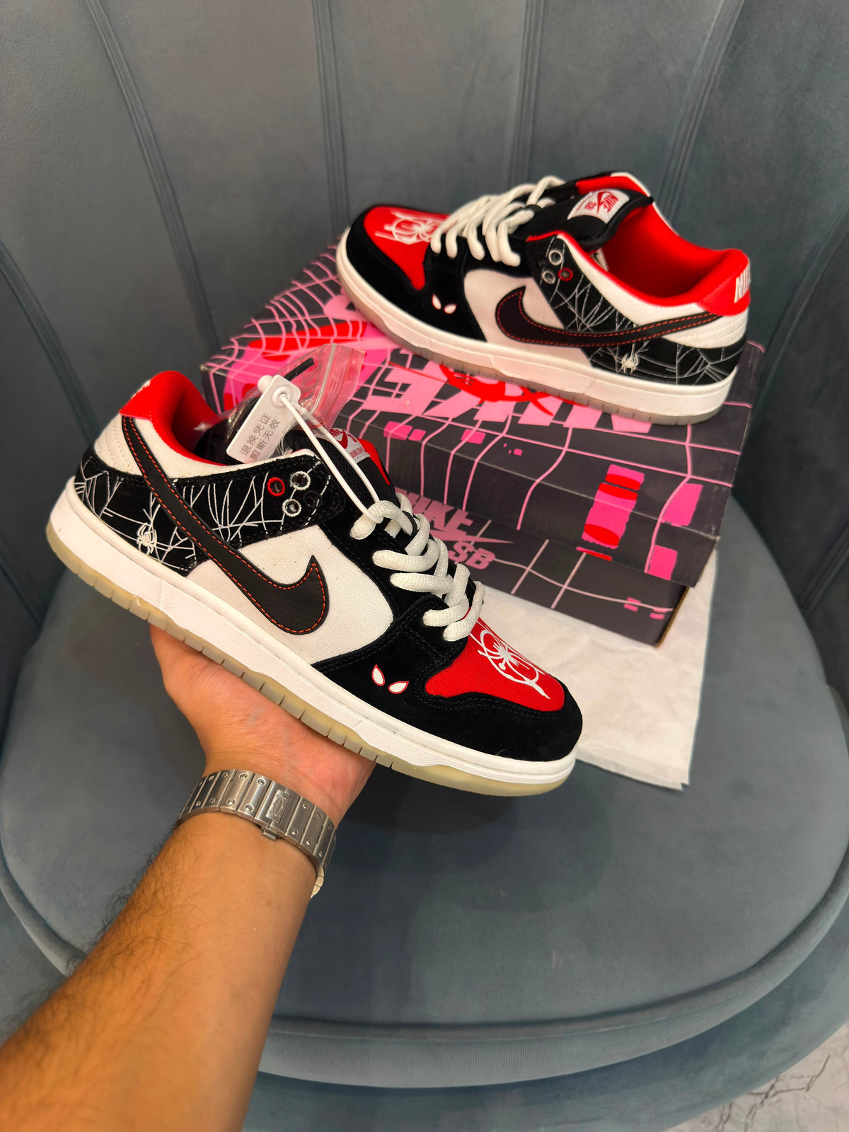 NIKE SB DUNK LOW SPIDERMAN MILES MORALES LIMITED EDTN