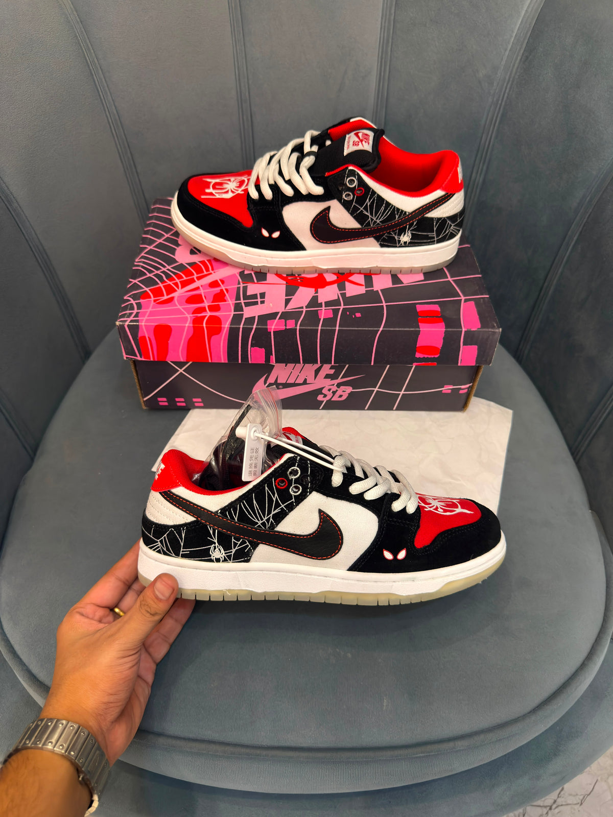 NIKE SB DUNK LOW SPIDERMAN MILES MORALES LIMITED EDTN