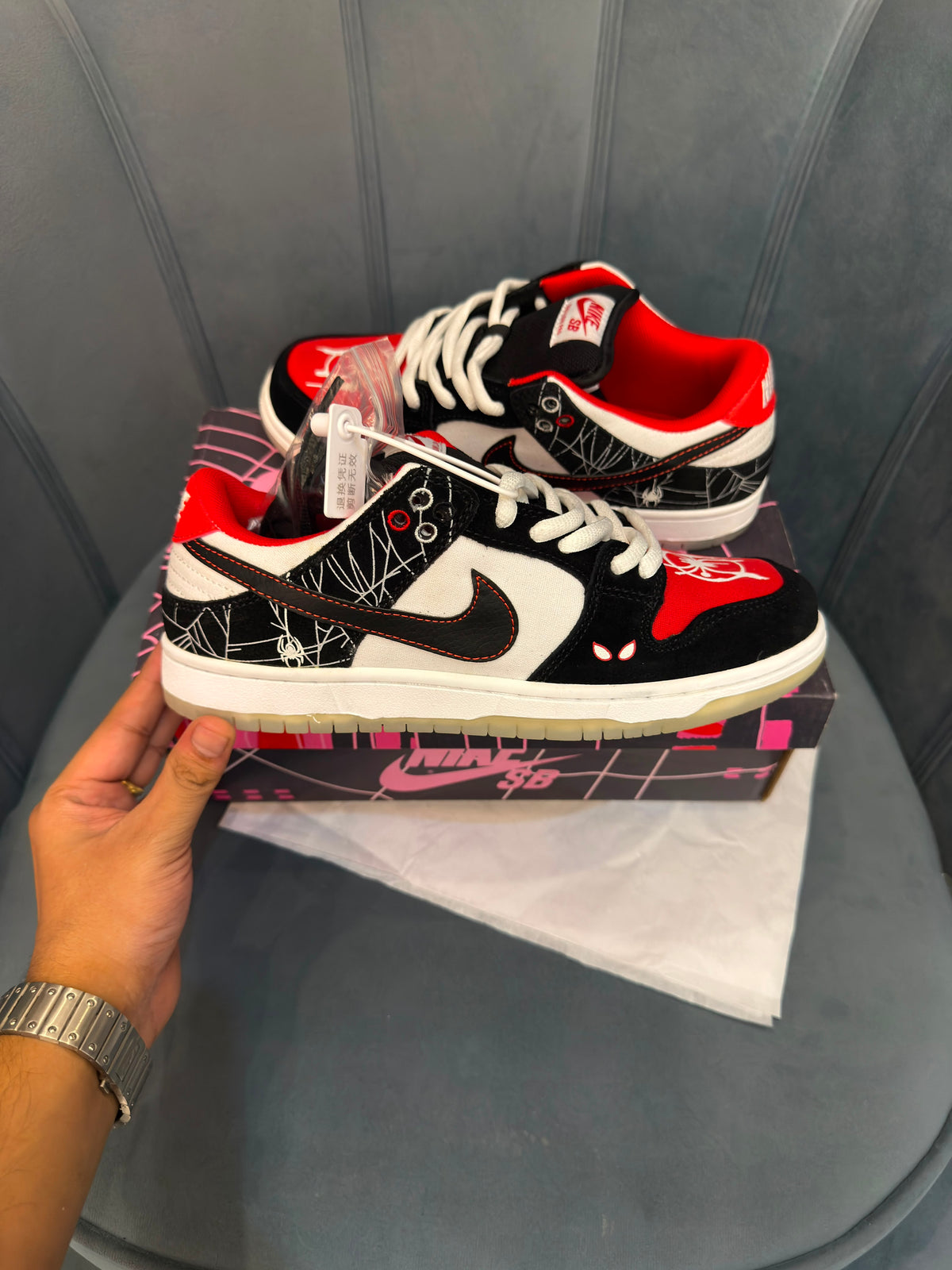 NIKE SB DUNK LOW SPIDERMAN MILES MORALES LIMITED EDTN
