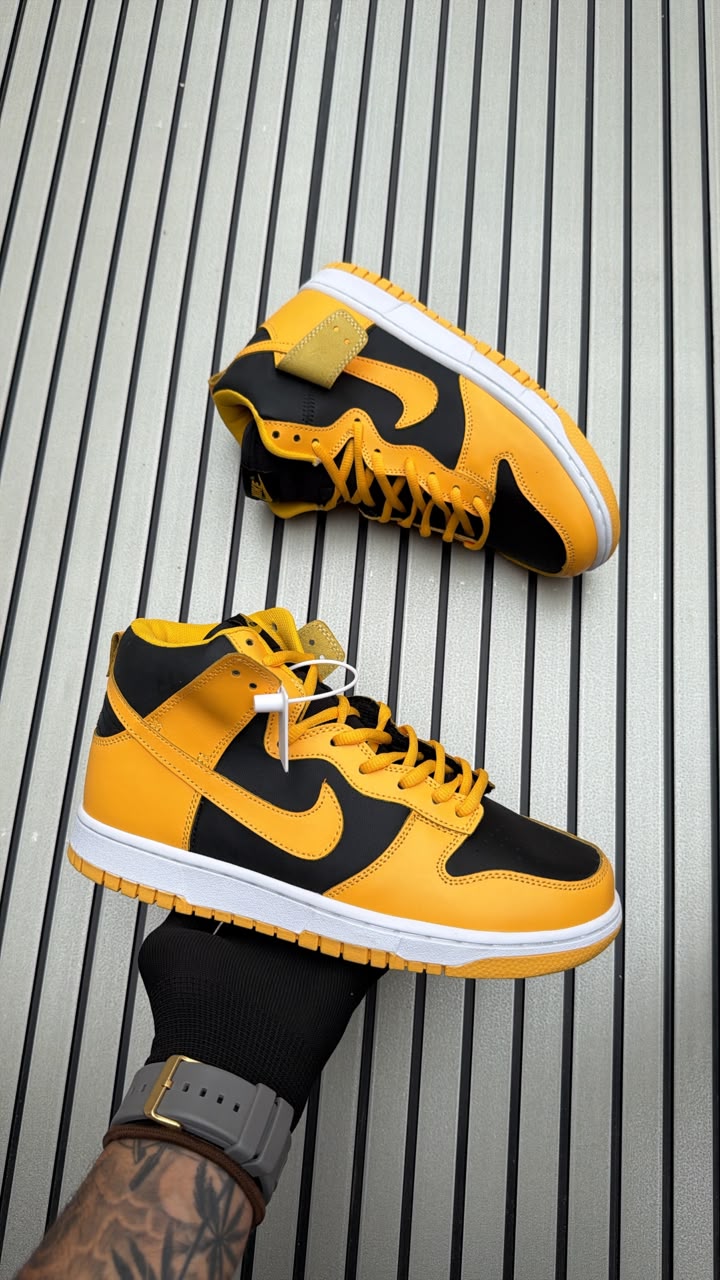 NIKE SB DUNK MID
