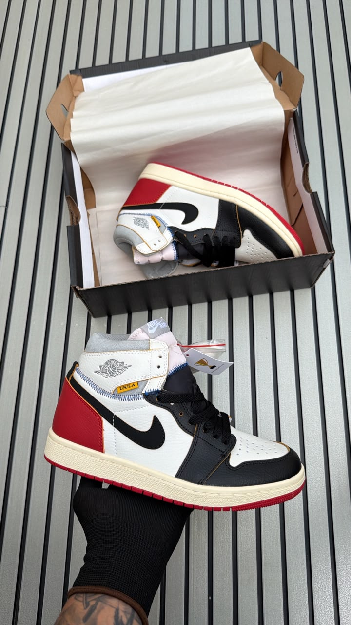 NIKE AIR JORDAN ONE