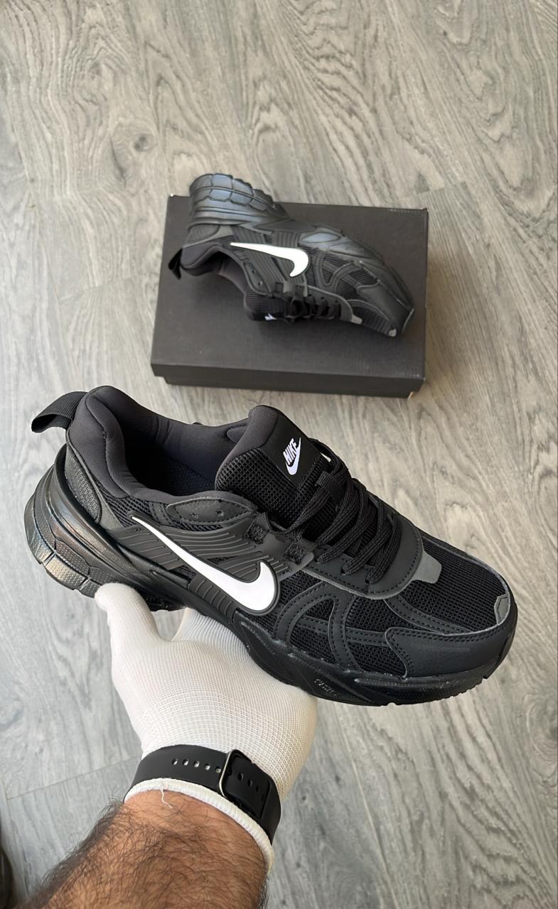 NIKE V2K RUN