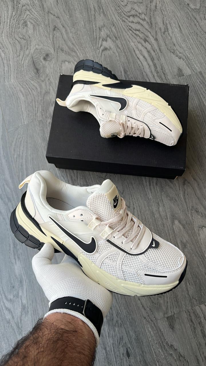 NIKE V2K RUN