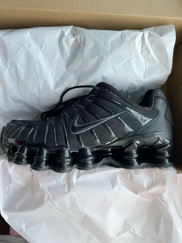 NIKE  AIRMAX SHOX TL TRIPPLE BLACK
