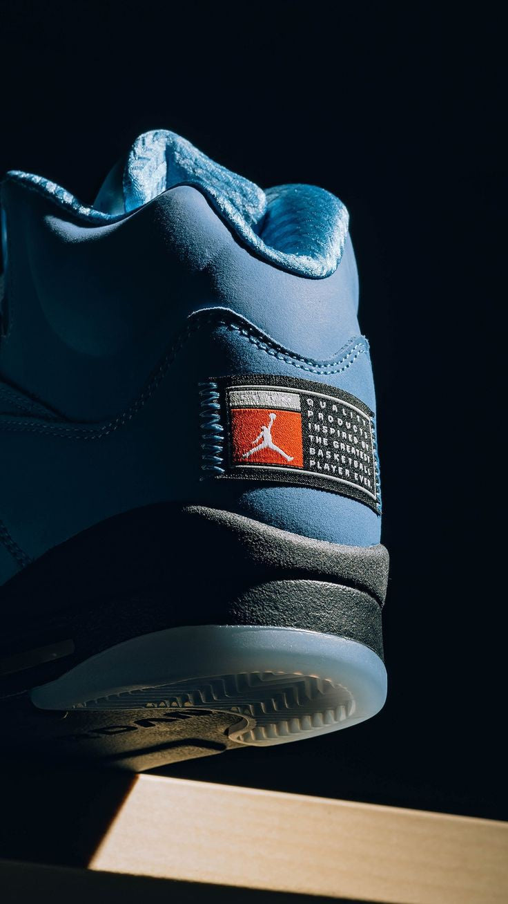 AIR JORDAN RETRO 5 UNC