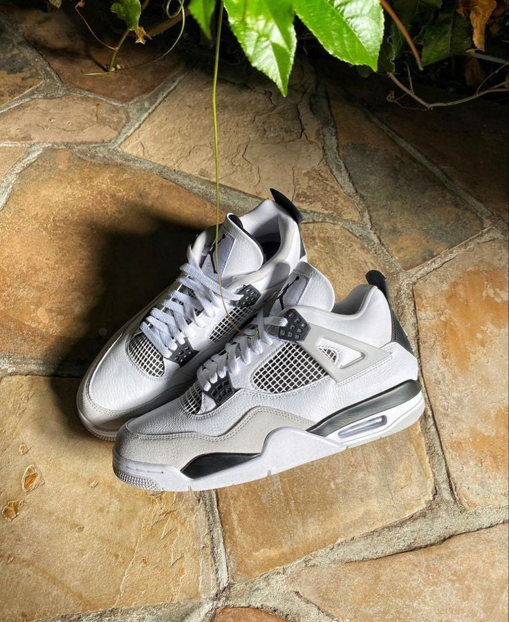 AIR JORDAN RETRO 4 MILITARY BLACK