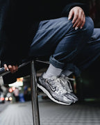 NIKE P 6000 METALLIC SILVER