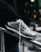 NIKE P 6000 METALLIC SILVER
