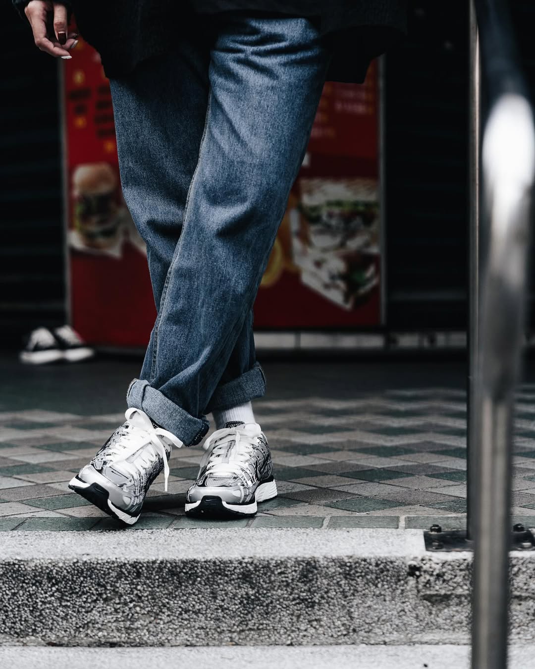NIKE P 6000 METALLIC SILVER
