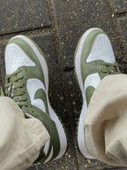 NIKE SB DUNK LOW MEDIUM OLIVE