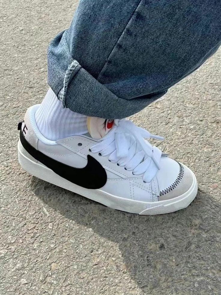 NIKE BLAZER LOW 77 X JUMBO SWOOSH