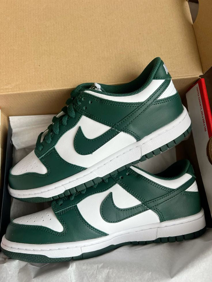 NIKE SB DUNK LOW VARSITY GREEN