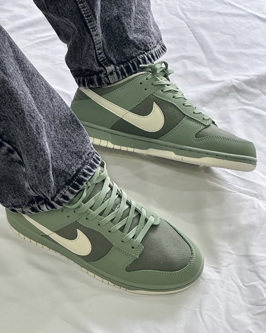 NIKE SB DUNK OIL GREEN AURA