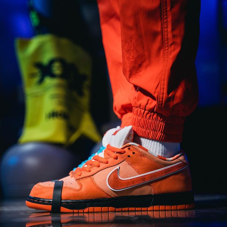NIKE SB DUNK LOW LOBSTER ORANGE