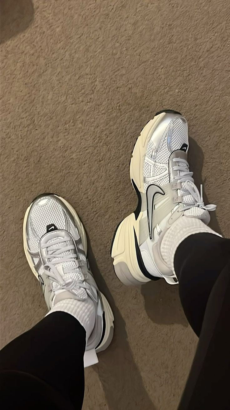 NIKE V2K RUN SILVER METALLIC