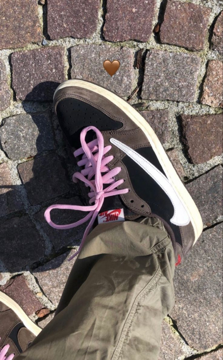 TRAVIS SCOTT x AIR JORDAN 1 LOW MOCHA