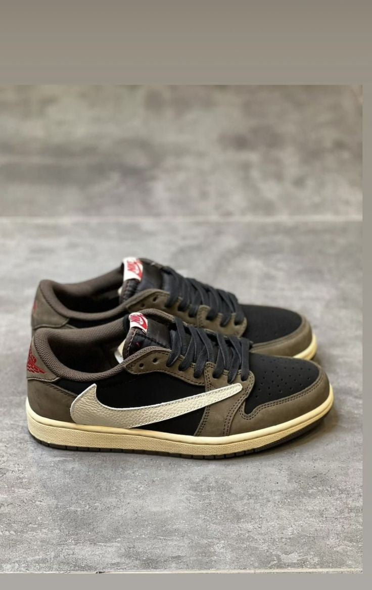 TRAVIS SCOTT x AIR JORDAN 1 LOW MOCHA