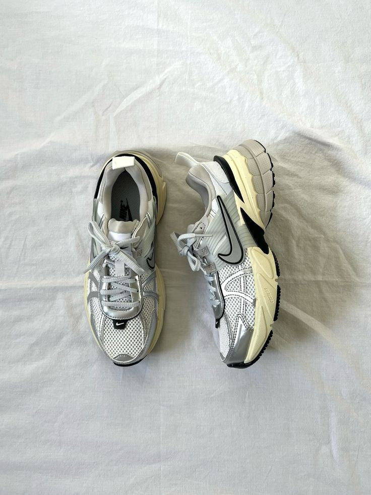 NIKE V2K RUN SILVER METALLIC