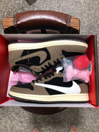 TRAVIS SCOTT x AIR JORDAN 1 LOW MOCHA