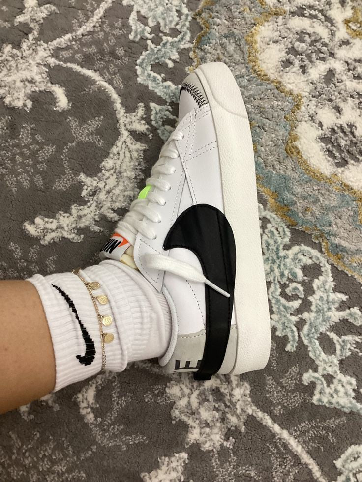 NIKE BLAZER LOW 77 X JUMBO SWOOSH