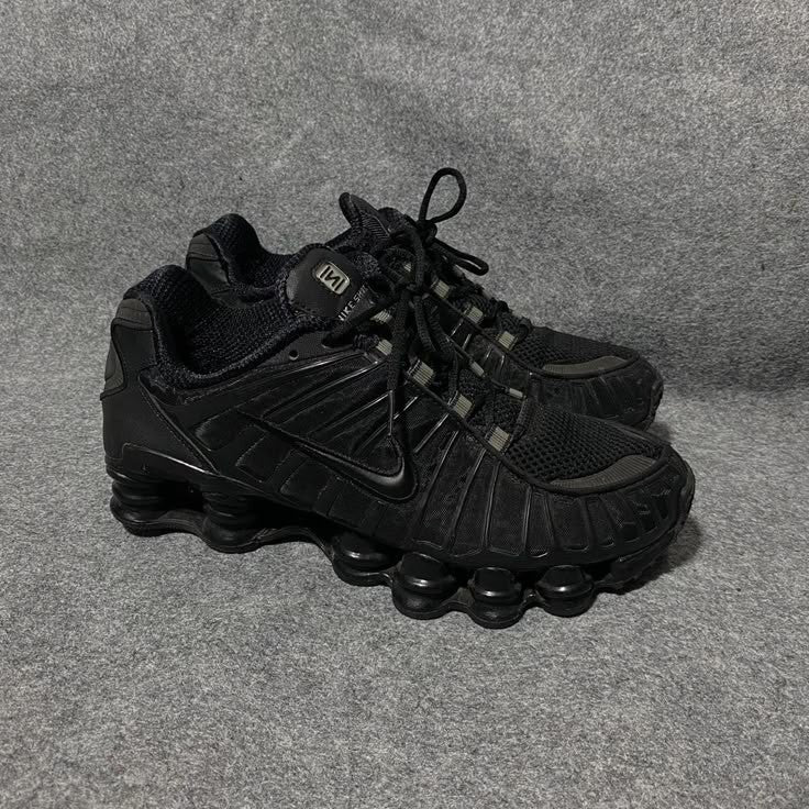 NIKE  AIRMAX SHOX TL TRIPPLE BLACK
