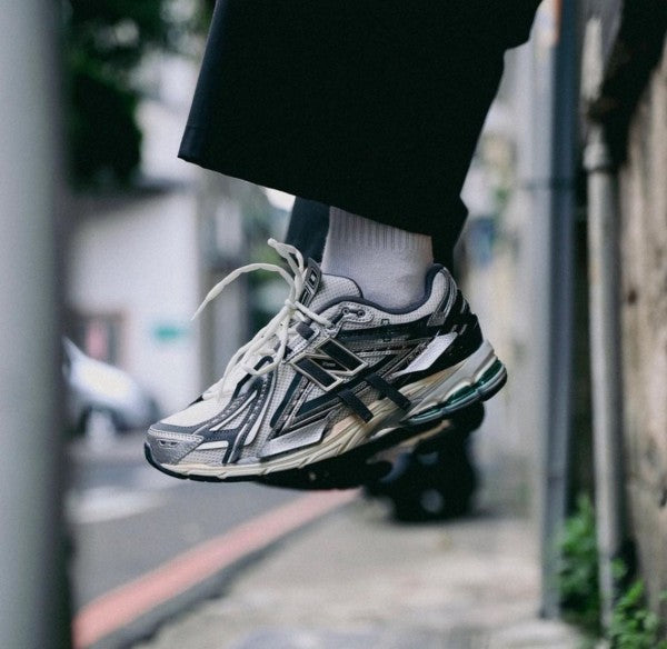 NEW BALANCE 1906A REFINED FUTURE