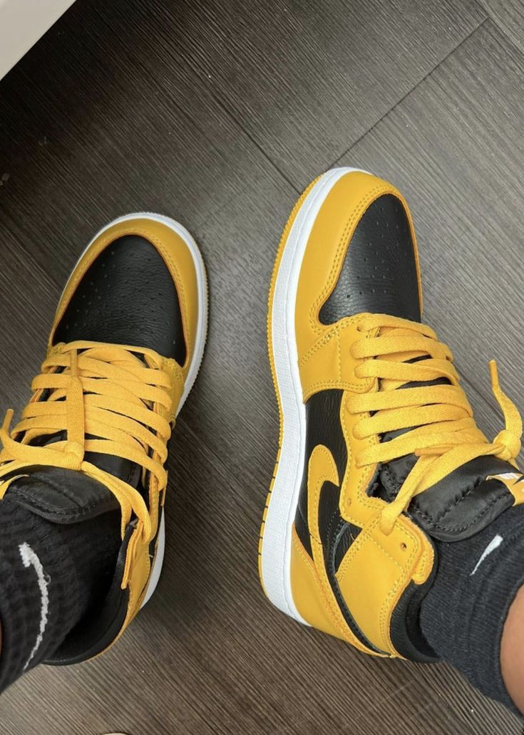 NIKE SB DUNK VARSITY HIGH YELLOW