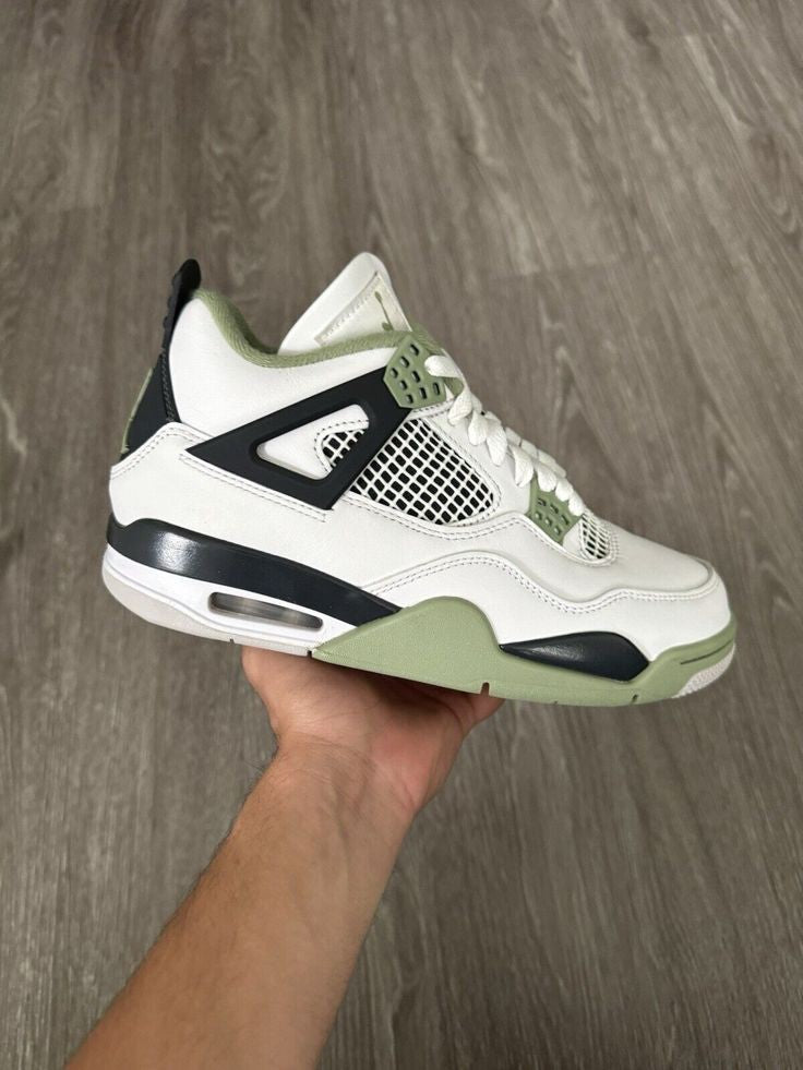 JORDAN RETRO 4 SEAFOAM GREEN