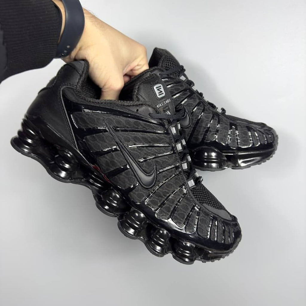NIKE  AIRMAX SHOX TL TRIPPLE BLACK