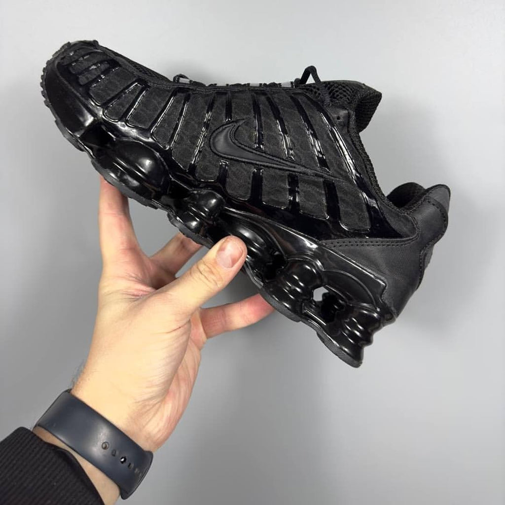 NIKE  AIRMAX SHOX TL TRIPPLE BLACK
