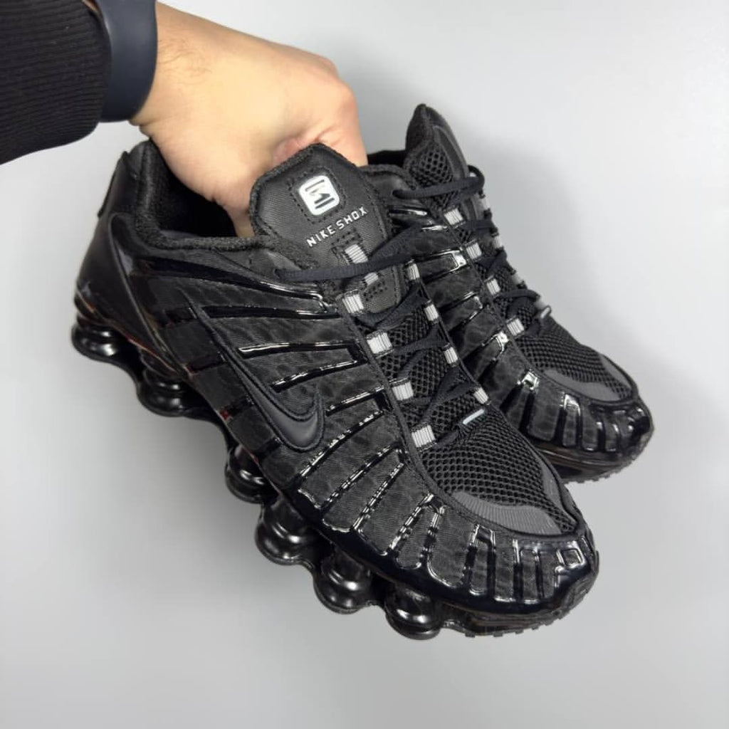 NIKE  AIRMAX SHOX TL TRIPPLE BLACK
