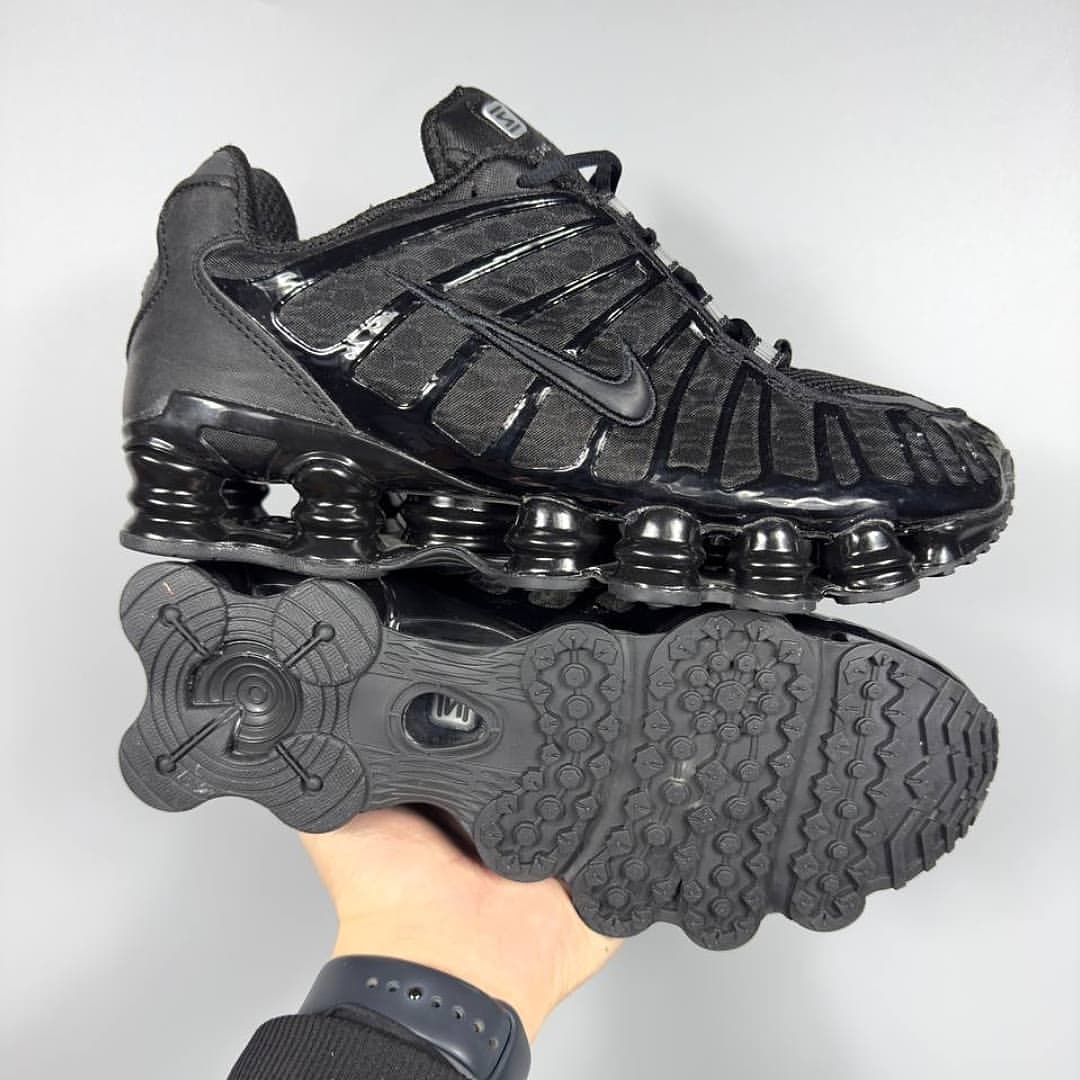NIKE  AIRMAX SHOX TL TRIPPLE BLACK