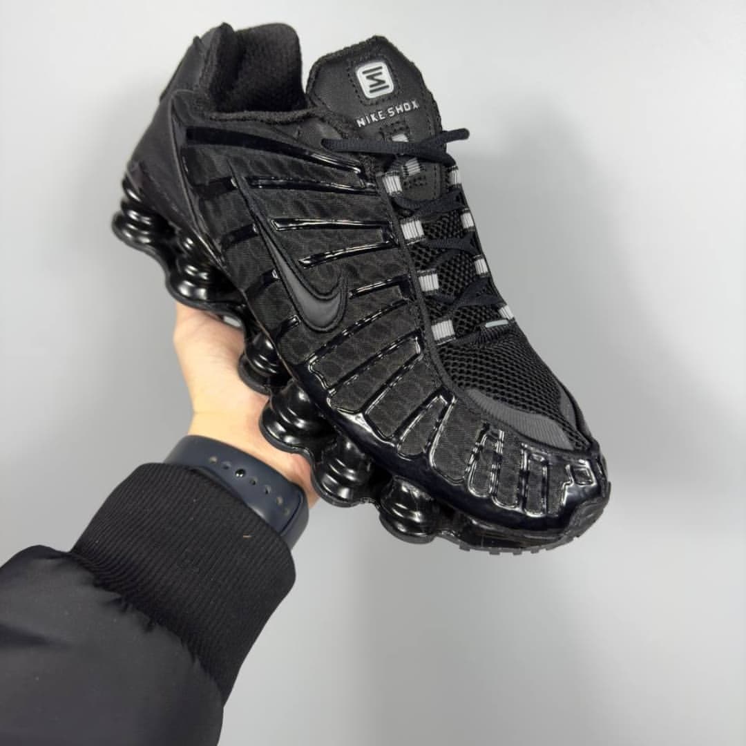 NIKE  AIRMAX SHOX TL TRIPPLE BLACK