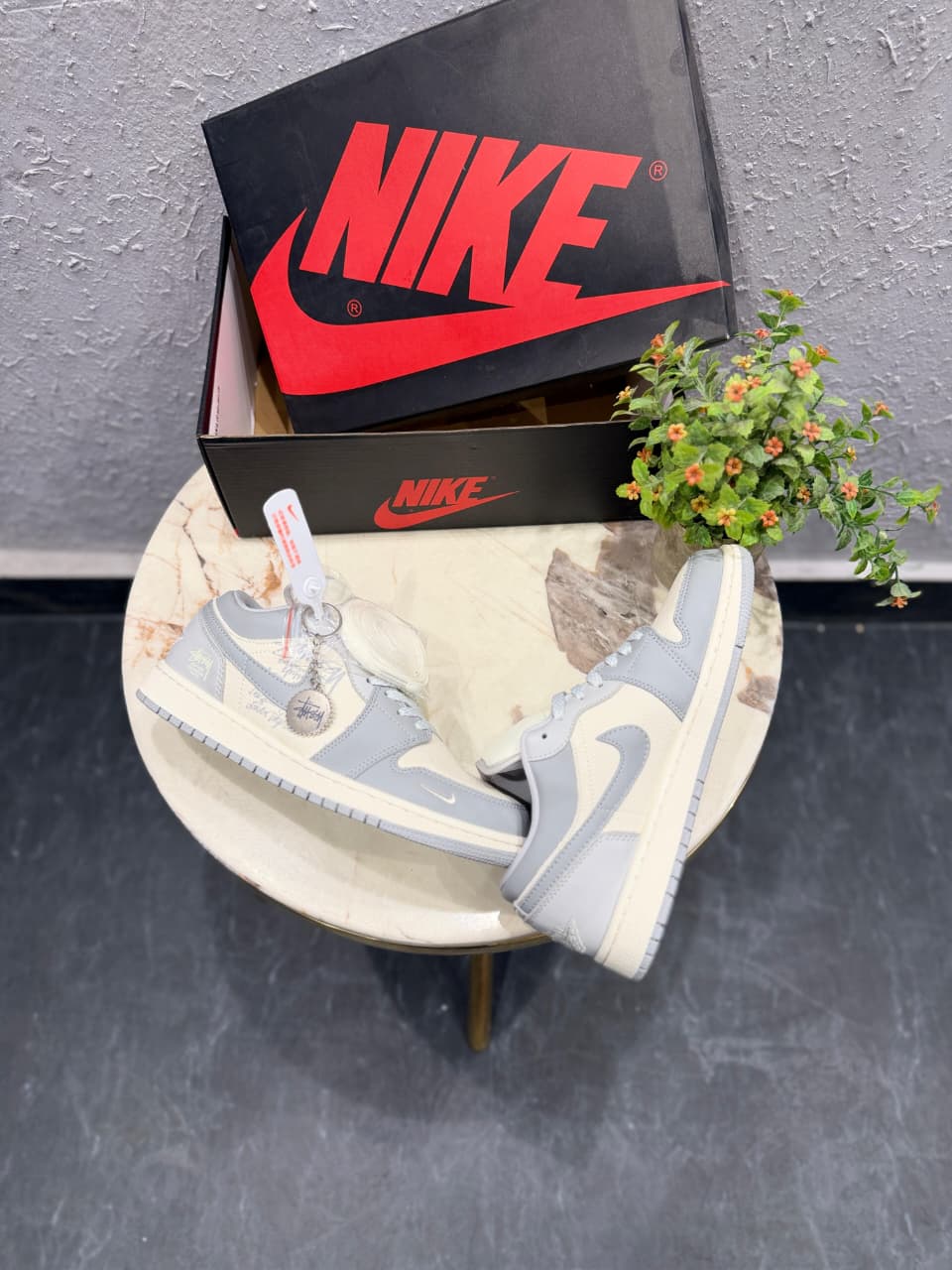 AIR JORDANS RETRO 1 LOW STUSSY OG GREY KEYCHAIN