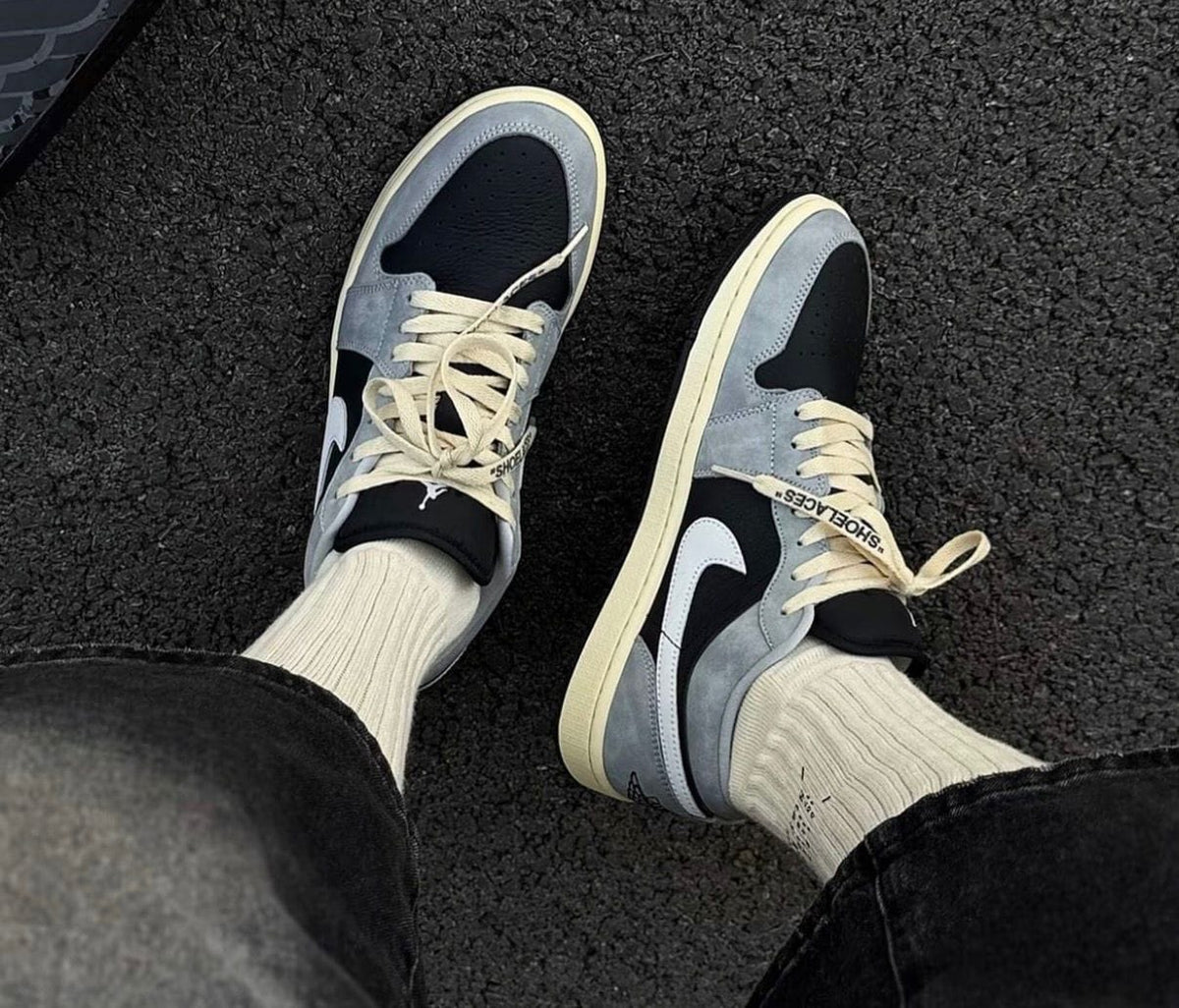 AIR JORDANS RETRO 1 REVERSE SHADOW