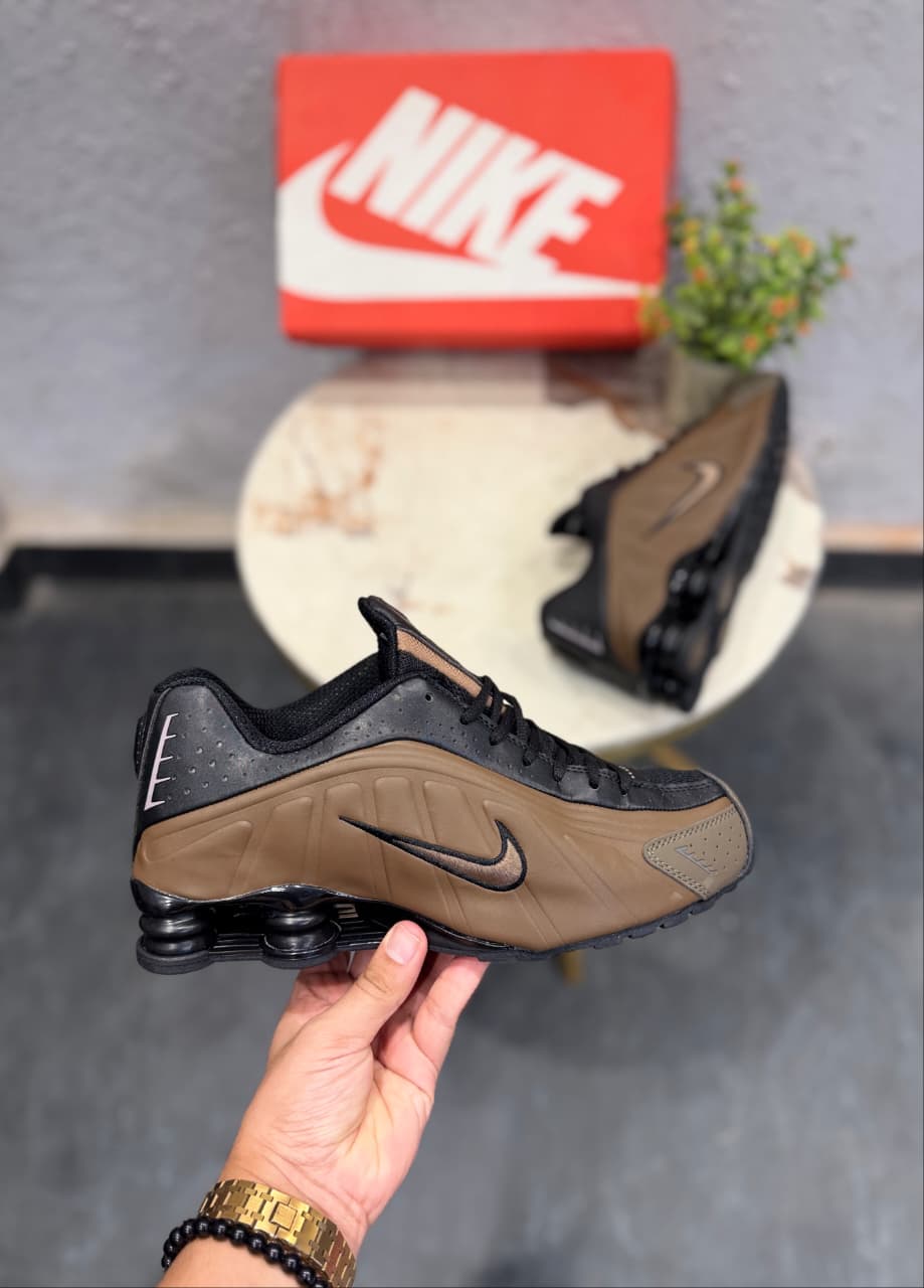 NIKE SHOX SILVER BLACK BROWN