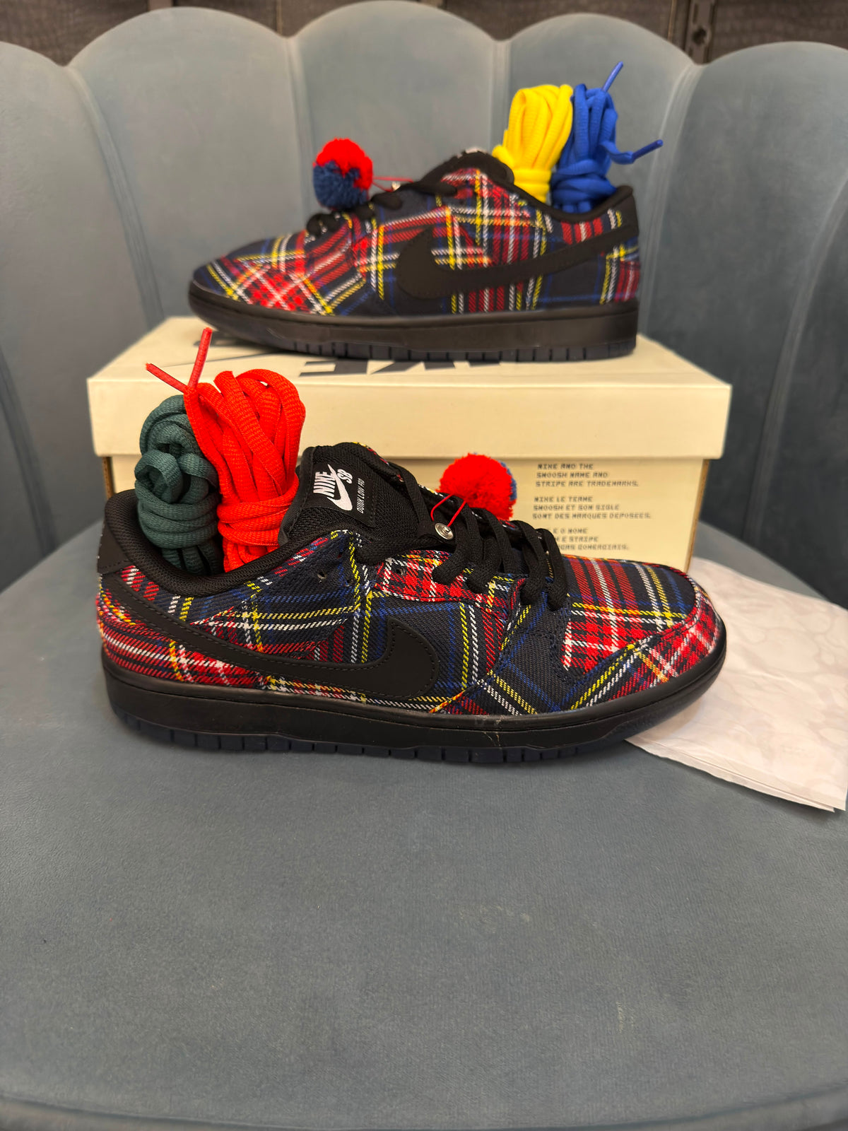 NIKE SB DUNK UNIVERSITY RED AND YELLOW STRIKE