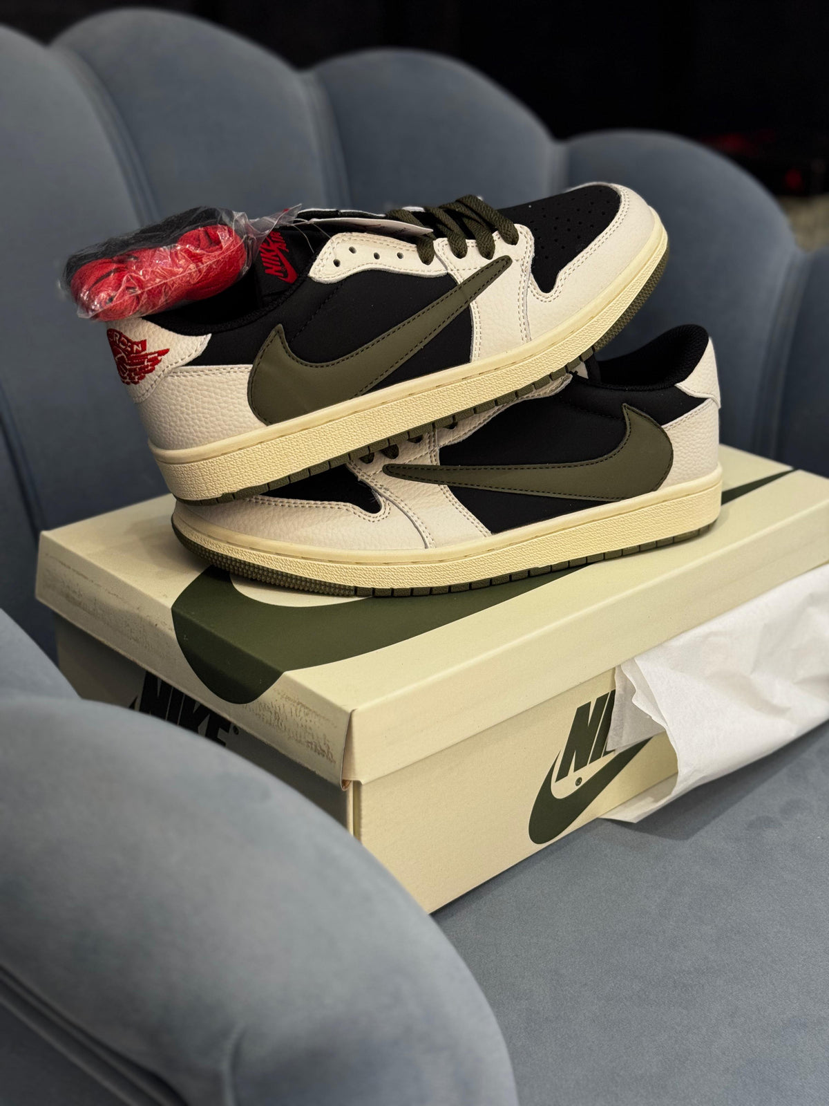 JORDAN TRAVIS SCOTT NOIRE