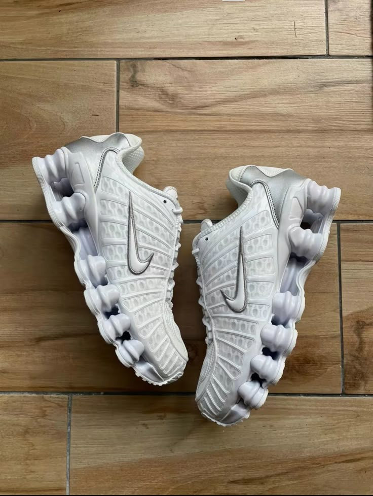 NIKE SHOX TL WHITE / METALLIC SILVER