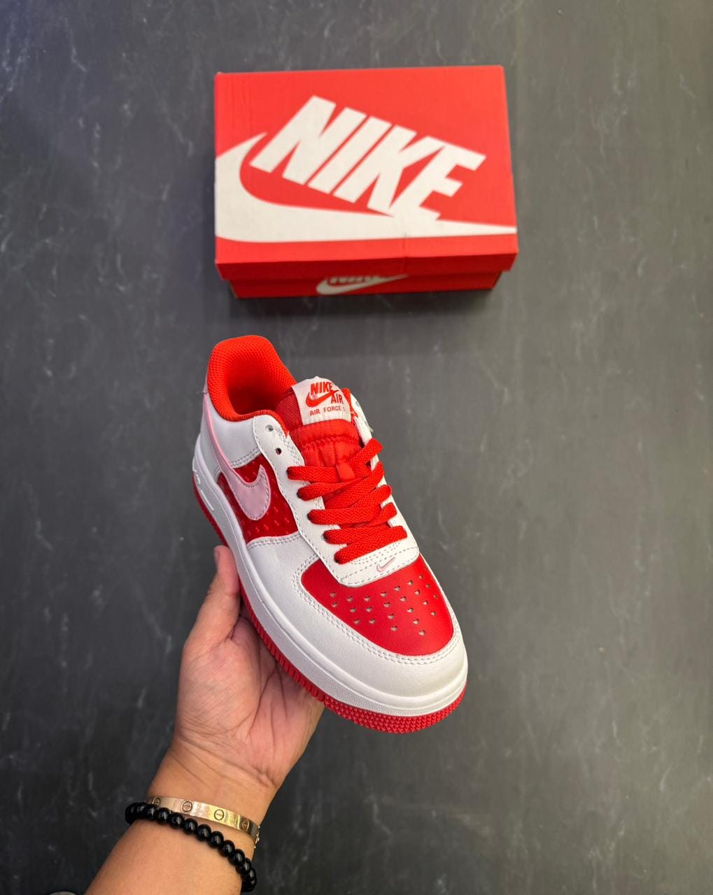 NIKE AIRFORCE ONE VALENTINE 2024
